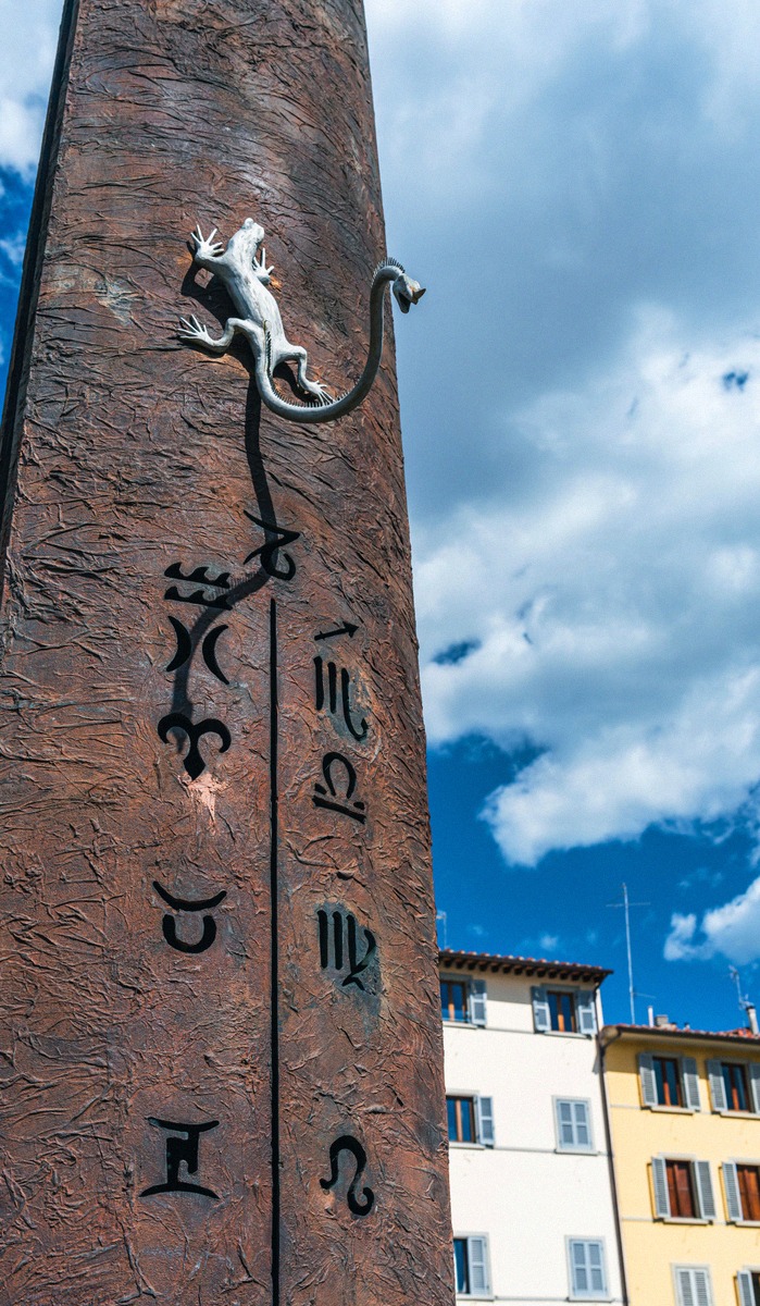 The monumental sundial of the Museo Galileo on Piazza dei Giudici